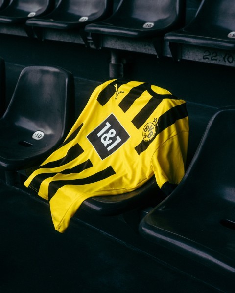 BVB Borussia Dortmund Kamara 32 Matchtröja Hemma 2022-2023